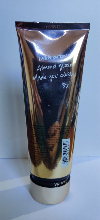 Velvet Petal  (tube crème)